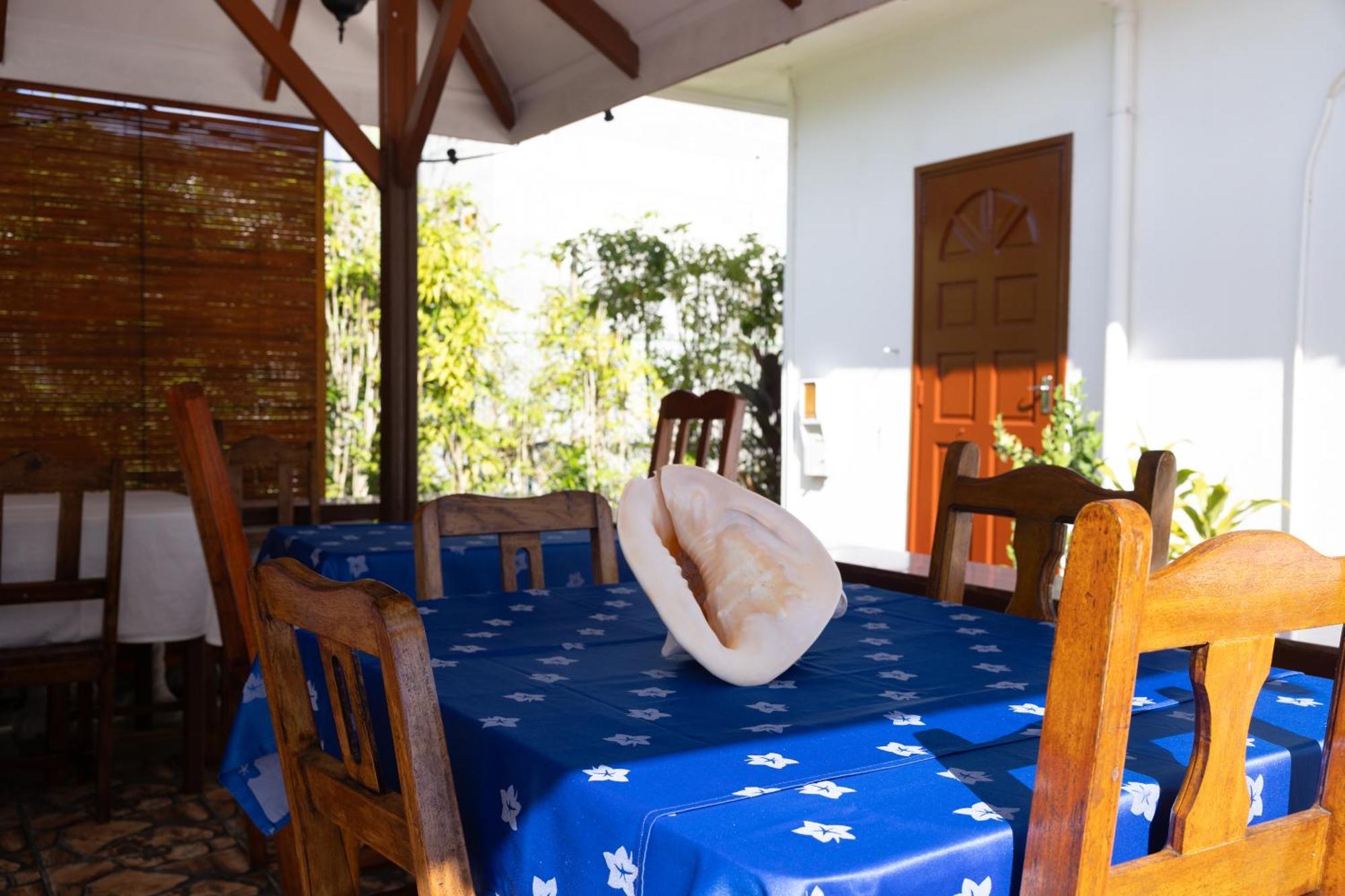 Pension Hibiscus La Digue Exterior foto