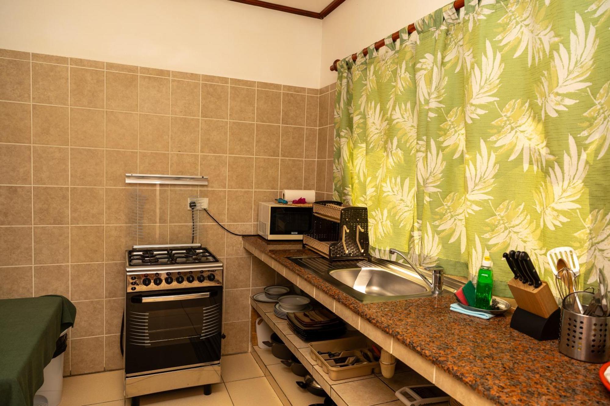 Pension Hibiscus La Digue Exterior foto